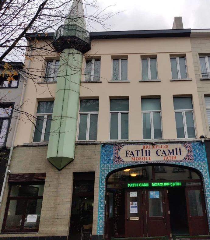 Façade de la Brüksel Fatih Camii